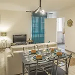דירה Julia Home, Madamedemconciergerie *