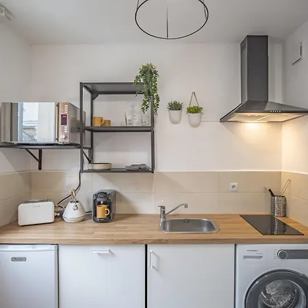 Julia Home, Madamedemconciergerie ריימס